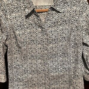 Blue/aqua women’s Royal Robbin’s Patterned snap -Up Shirt. Size 8 Gently used